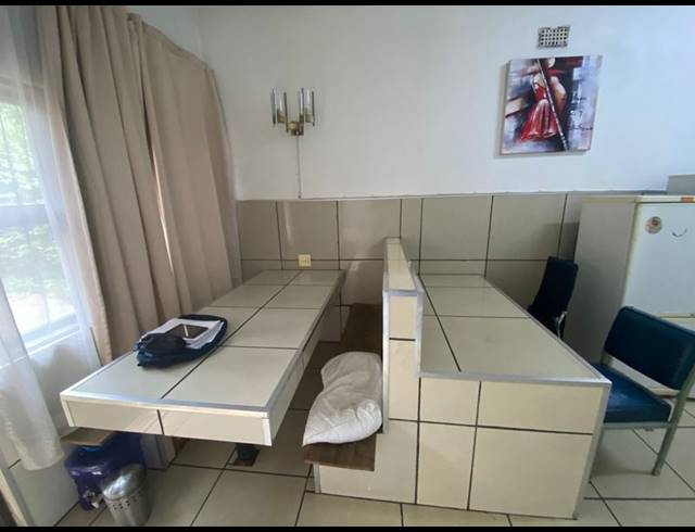 11 BEDROOM HOUSE FOR SALE IN CLAYVILLE EAST